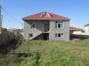 Satılır 6 otaqlı 60000 m2 həyət evi Ramana