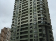 Satılır 3 otaqlı 130 m2 yeni tikili Tibb Universiteti