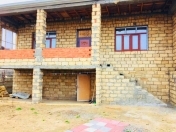 Satılır 4 otaqlı 135 m2 həyət evi Saray