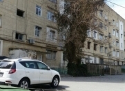Satılır 3 otaqlı 65 m2 köhnə tikili Qara Qarayev m.