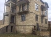 Satılır 9 otaqlı 450 m2 villa Quba