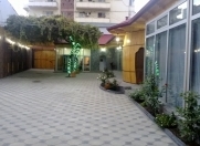 Satılır 7 otaqlı 440 m2 obyekt Axundov bağı