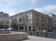 İcarəyə verilir 2 otaqlı 85 m2 köhnə tikili Sahil m.