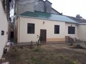 Satılır 2 otaqlı 64 m2 həyət evi Yasamal r.