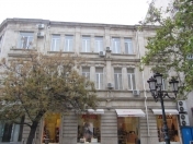 Satılır 4 otaqlı 200 m2 köhnə tikili Axundov bağı