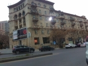 Satılır 3 otaqlı 90 m2 köhnə tikili Elmlər Akademiyası m.