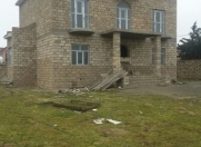 Satılır 4 otaqlı 300 m2 həyət evi Binə