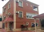 Satılır 5 otaqlı 1800 m2 bağ evi Novxanı