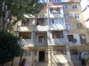 İcarəyə verilir 2 otaqlı 50 m2 köhnə tikili Memar Əcəmi m.