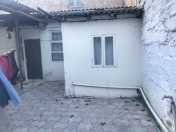 Satılır 8 otaqlı 270 m2 həyət evi İnşaatçılar m.