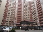 İcarəyə verilir 3 otaqlı 180 m2 yeni tikili Səbail r.