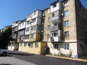 İcarəyə verilir 1 otaqlı 40 m2 köhnə tikili Nizami m.