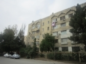 İcarəyə verilir 2 otaqlı 75 m2 köhnə tikili 7 mkr