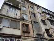 Satılır 3 otaqlı 40 m2 köhnə tikili Moskva univermağı