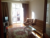 İcarəyə verilir 3 otaqlı 80 m2 köhnə tikili İçəri Şəhər m.