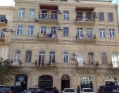 Satılır 6 otaqlı 210 m2 köhnə tikili Sahil m.