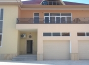 Satılır 9 otaqlı 660 m2 bağ evi Qafqaz Universiteti