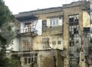 Satılır 4 otaqlı 105 m2 köhnə tikili Heydər Əliyev Mərkəzi
