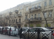 İcarəyə verilir 2 otaqlı 64 m2 köhnə tikili Sahil m.