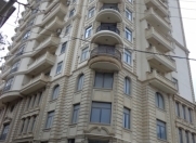 İcarəyə verilir 3 otaqlı 150 m2 yeni tikili Mərkəzi Univermaq