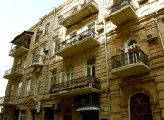 İcarəyə verilir 4 otaqlı 213 m2 köhnə tikili Fontanlar bağı