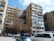 Satılır 2 otaqlı 68 m2 köhnə tikili Gənclik m.