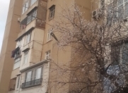 Satılır 2 otaqlı 62 m2 köhnə tikili Hərbi Hospital