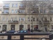 İcarəyə verilir 3 otaqlı 86 m2 köhnə tikili Sahil m.