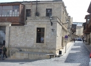 İcarəyə verilir 3 otaqlı 70 m2 ofis İçəri Şəhər m.