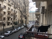 İcarəyə verilir 3 otaqlı 80 m2 köhnə tikili Sahil m.