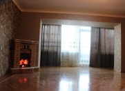 Satılır 5 otaqlı 150 m2 köhnə tikili Gənclik m.