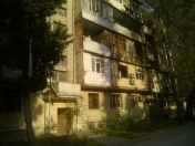 Satılır 2 otaqlı 70 m2 köhnə tikili Ukrayna dairəsi