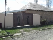 İcarəyə verilir 2 otaqlı 80 m2 həyət evi Qax