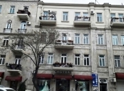 Satılır 3 otaqlı 80 m2 köhnə tikili Dostluq kinoteatrı