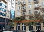 İcarəyə verilir 2 otaqlı 80 m2 köhnə tikili Sahil m.