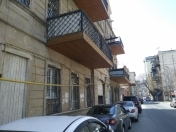 İcarəyə verilir 3 otaqlı 90 m2 ofis Yasamal r.