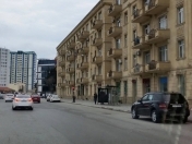 Satılır 2 otaqlı 55 m2 köhnə tikili Bakıxanov