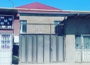 Satılır 3 otaqlı 2 m2 həyət evi Ramana
