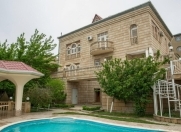 İcarəyə verilir 7 otaqlı 800 m2 villa Botanika bağı