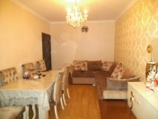 Satılır 2 otaqlı 60 m2 köhnə tikili Ukrayna dairəsi