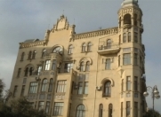 İcarəyə verilir 2 otaqlı 80 m2 köhnə tikili Sahil m.