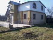 Satılır 5 otaqlı 15 m2 həyət evi Novxanı