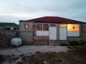 Satılır 4 otaqlı 120 m2 həyət evi Buzovna