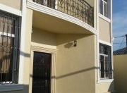 Satılır 4 otaqlı 200 m2 həyət evi Binə
