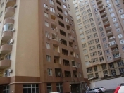 Satılır 3 otaqlı 145 m2 yeni tikili Elmlər Akademiyası m.