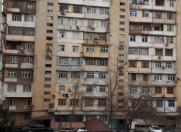 Satılır 4 otaqlı 130 m2 köhnə tikili İnşaatçılar m.