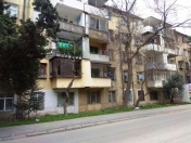Satılır 2 otaqlı 40 m2 köhnə tikili Elmlər Akademiyası m.