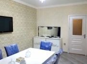 Satılır 3 otaqlı 90 m2 köhnə tikili Nəsimi bazarı