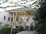 İcarəyə verilir 4 otaqlı 100 m2 bağ evi Buzovna