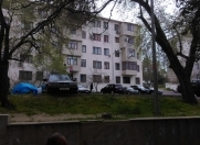 Satılır 2 otaqlı 45 m2 köhnə tikili Moskva univermağı